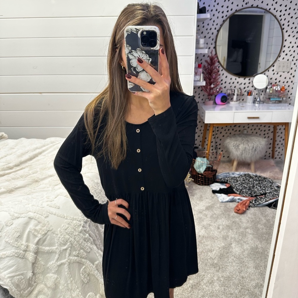 Versona black button dress